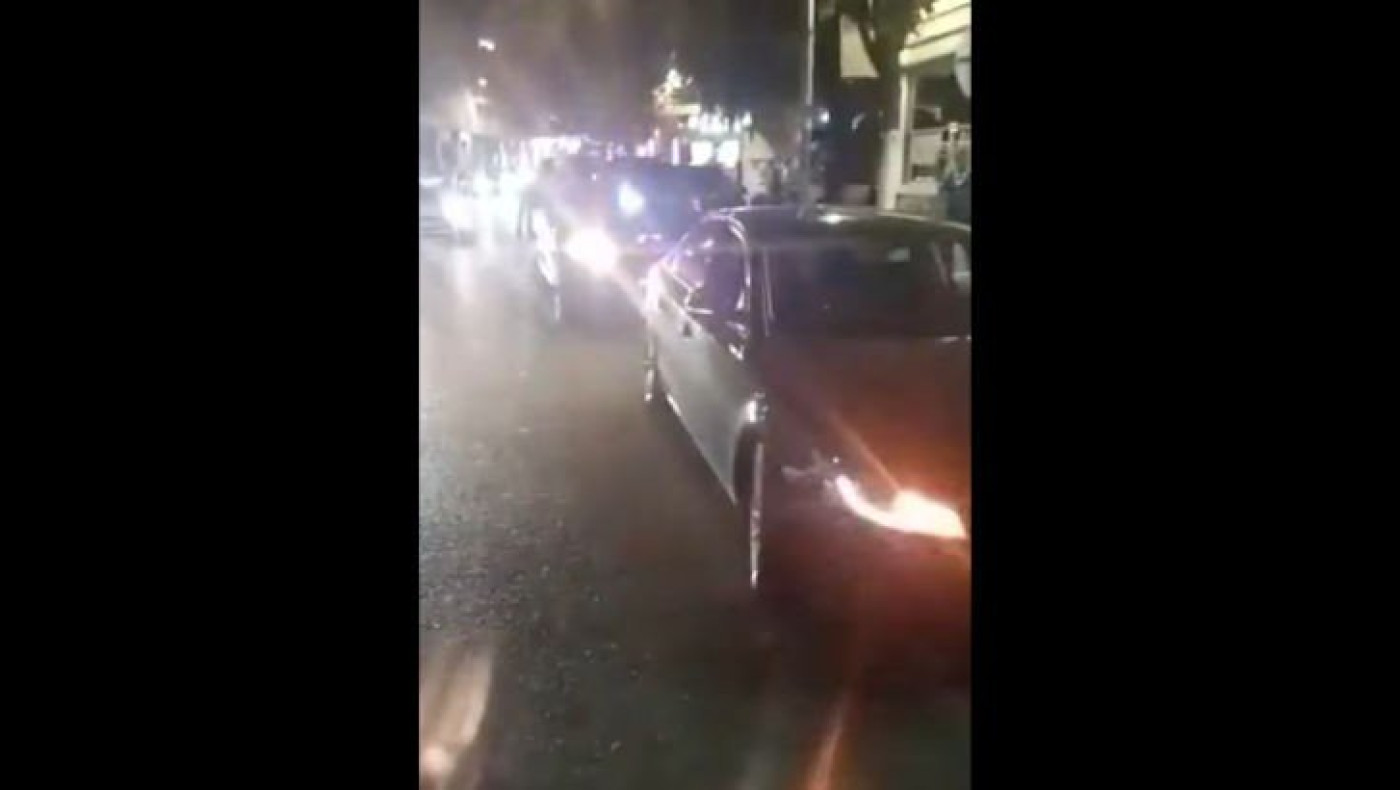 «Θεματοφύλακες του Συντάγματος»: «Περιπολίες» με οχήματα και φάρους στη Θεσσαλονίκη!