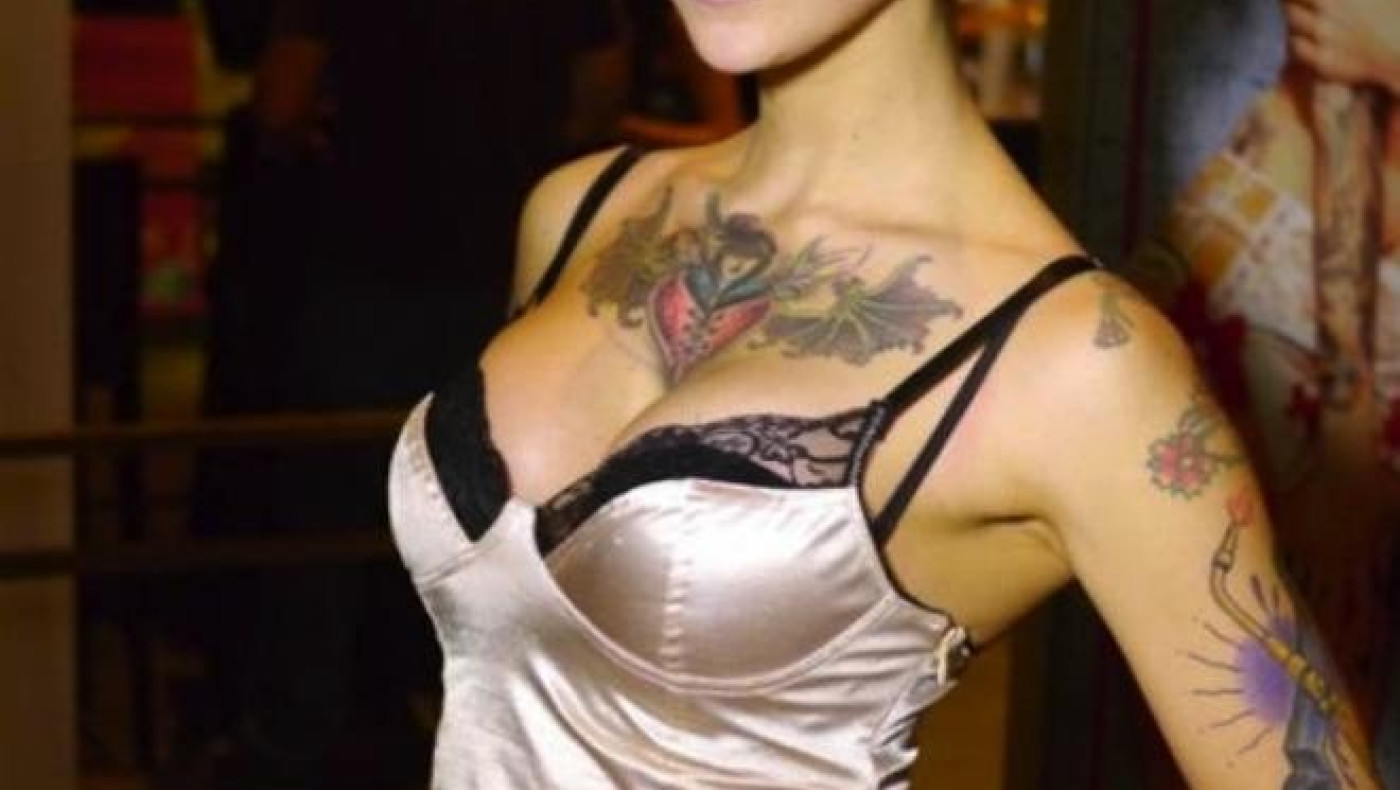 Διάσημη πορνοστάρ θέλει ραντεβού με πασίγνωστη αθλήτρια! (pics)