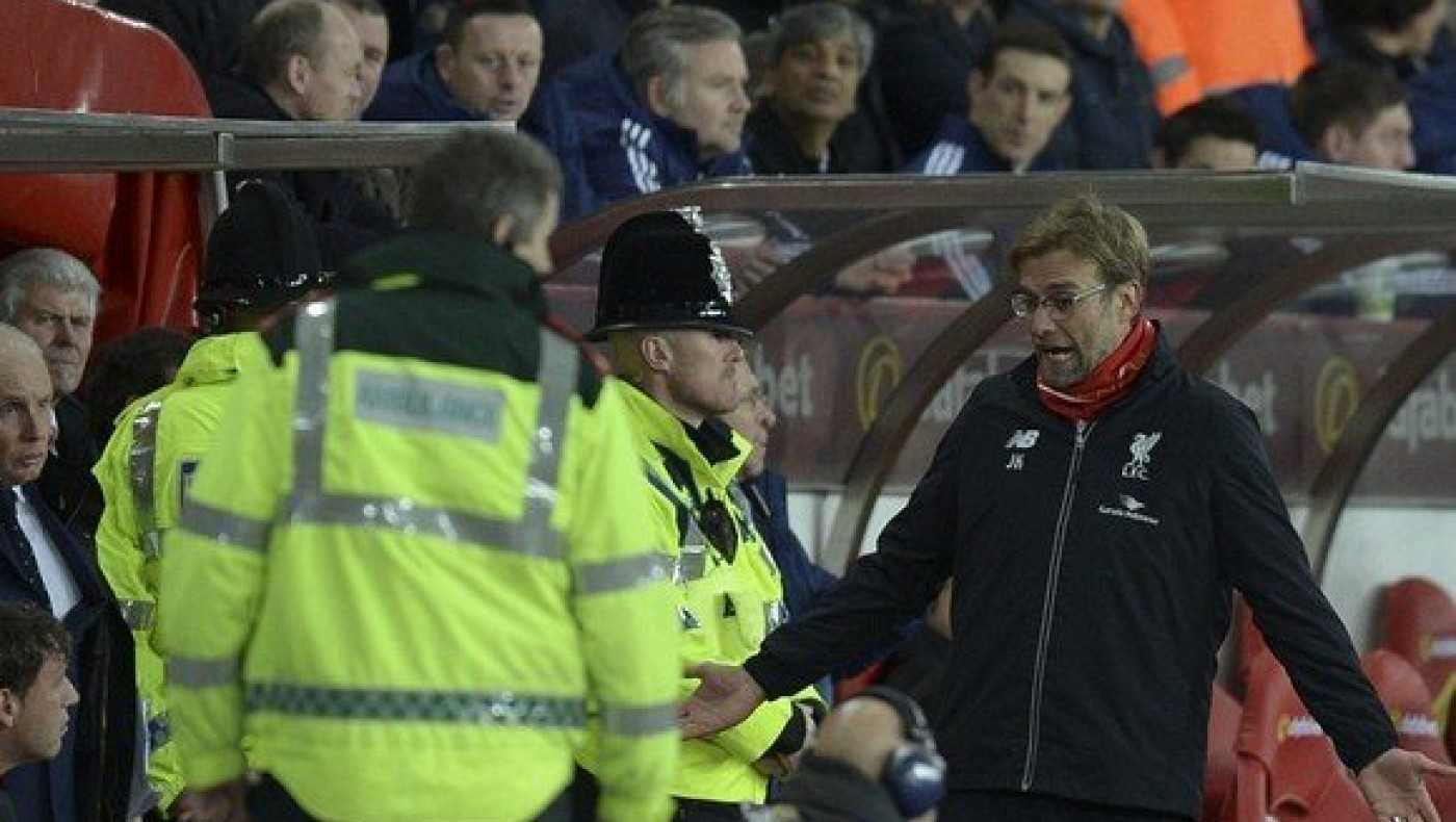 Κλοπ: «Ήρεμα, Χριστούγεννα είναι... »