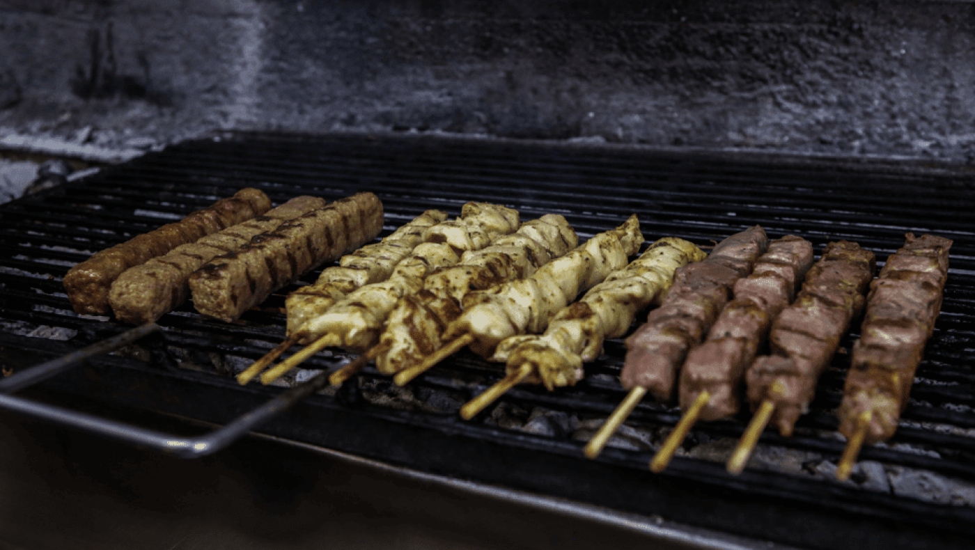 Θεσσαλονίκη: Ξεκινά σήμερα το φεστιβάλ καντίνας με σουβλάκια, λουκουμάδες και ζωντανή μουσική