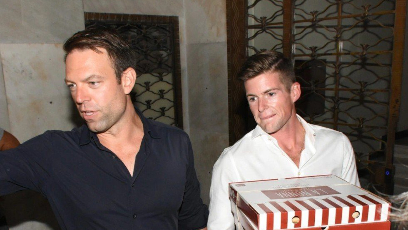 Πήγε παραγγελία πίτσες στον Κασσελάκη και έπεσε πάνω στα κανάλια: «Δεν τον ήξερα, δουλεύω όλη μέρα»