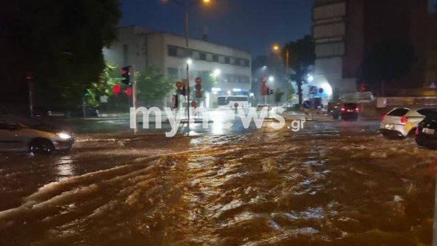 Μελέτη για πλημμύρες: «Τι θα γινόταν αν η βροχή της Θεσσαλίας έπεφτε στο κέντρο της Θεσσαλονίκης...»