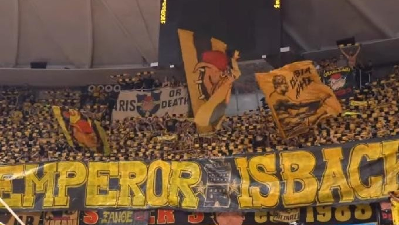 Η τρομερή ατμόσφαιρα των οπαδών του Άρη και το χειροκρότημα στο τέλος