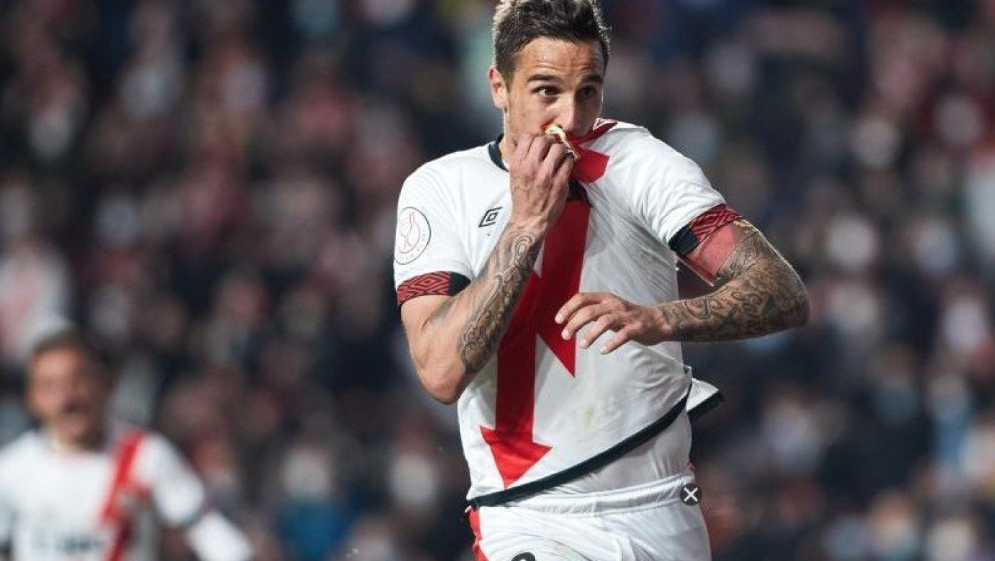 Ράγιο Βαγιεκάνο: Ο Τρέχο παρέδωσε το περιβραχιόνιο του αρχηγού με αιχμές