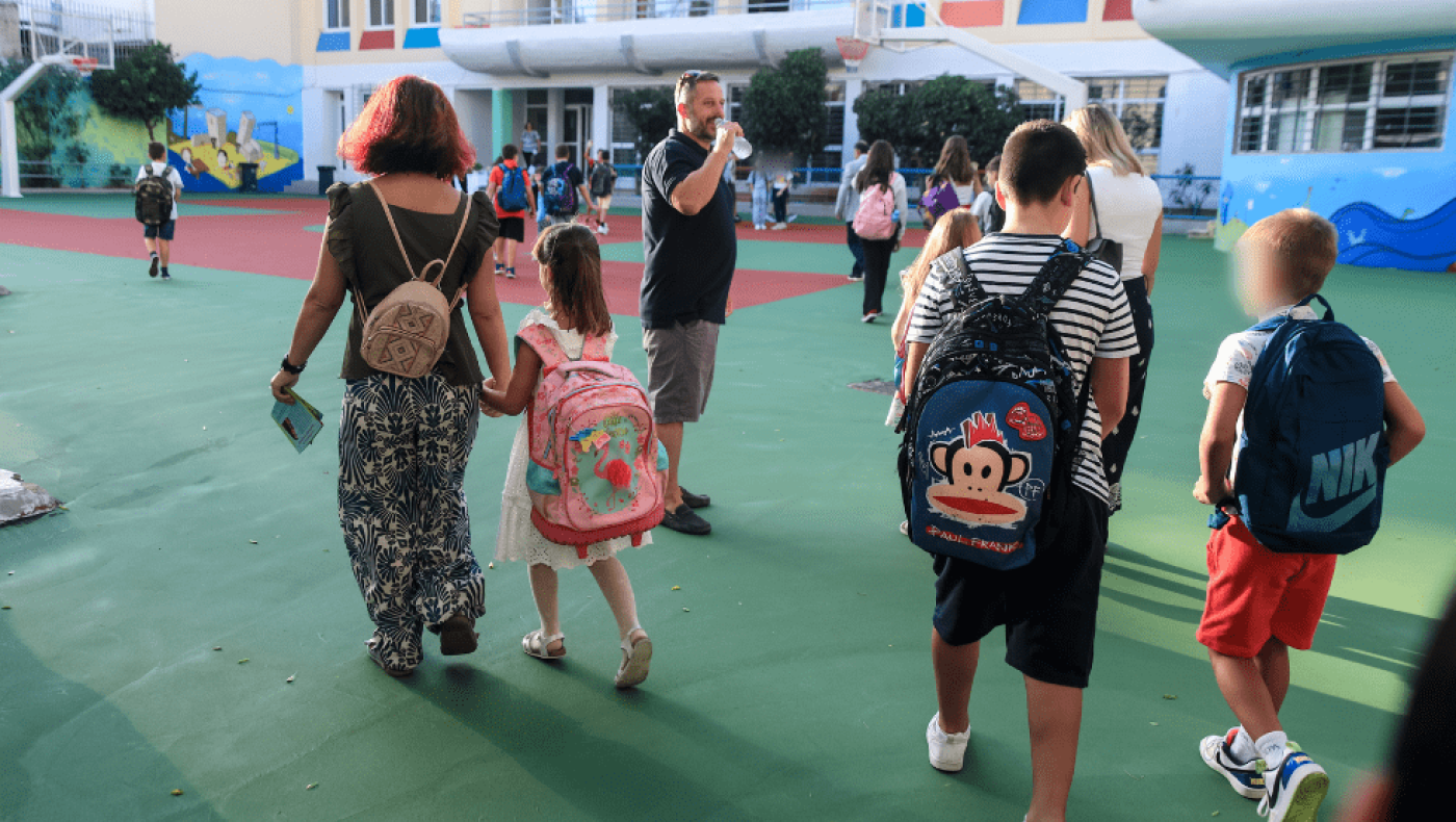 Θεσσαλονίκη: Καταληψίες οι γονείς στο 2ο γυμνάσιο Θέρμης, εξαιτίας των σοβαρών προβλημάτων με τα λεωφορεία