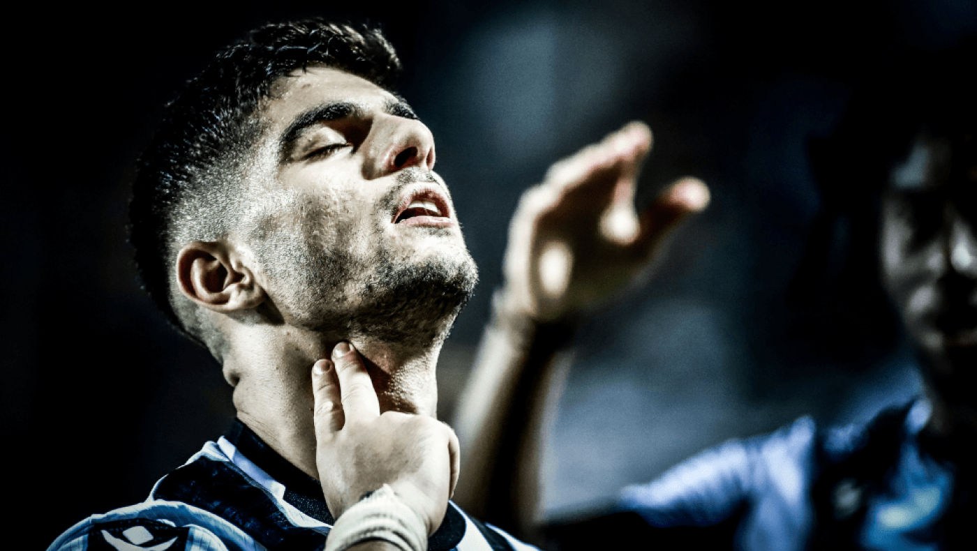 Η UEFA στα... πόδια του Κουλιεράκη!