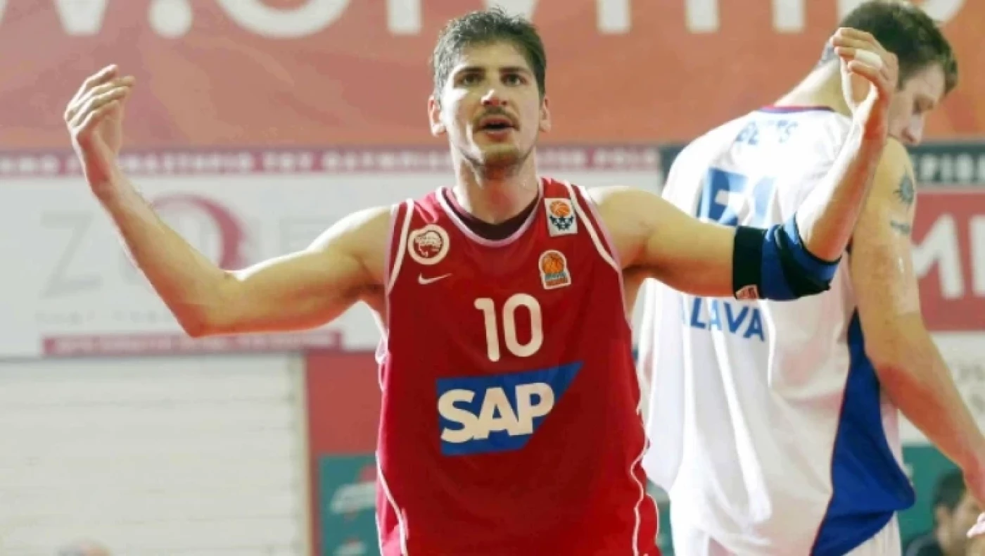 Χειροπέδες στον Λιαδέλη για ξυλοδαρμό σε νυχτερινό μαγαζί