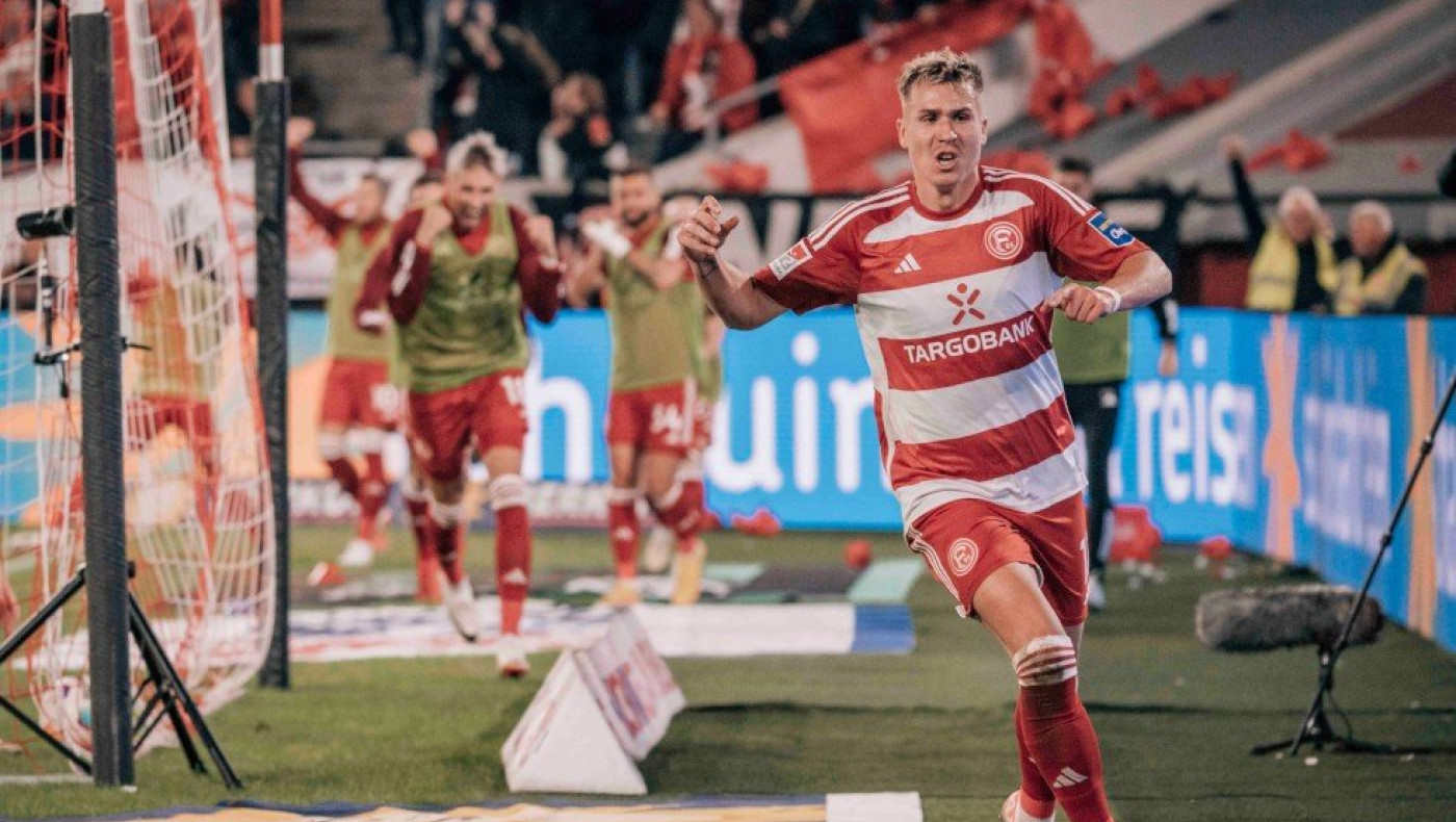 Επική ανατροπή η Φορτούνα από 0-3, δεν βοήθησε ο Τζόλης