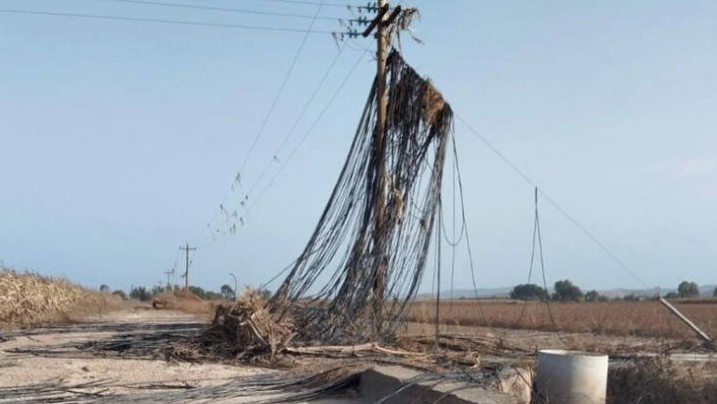 Θεσσαλία: Υγειονομική βόμβα τα κατεστραμμένα λάστιχα ποτίσματος από τις πλημμύρες