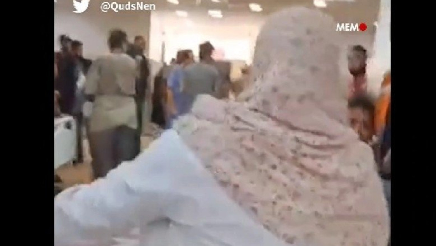 Γάζα: Γιατρός βλέπει να φέρνουν την κόρη της στο νοσοκομείο και παθαίνει σοκ (vid)