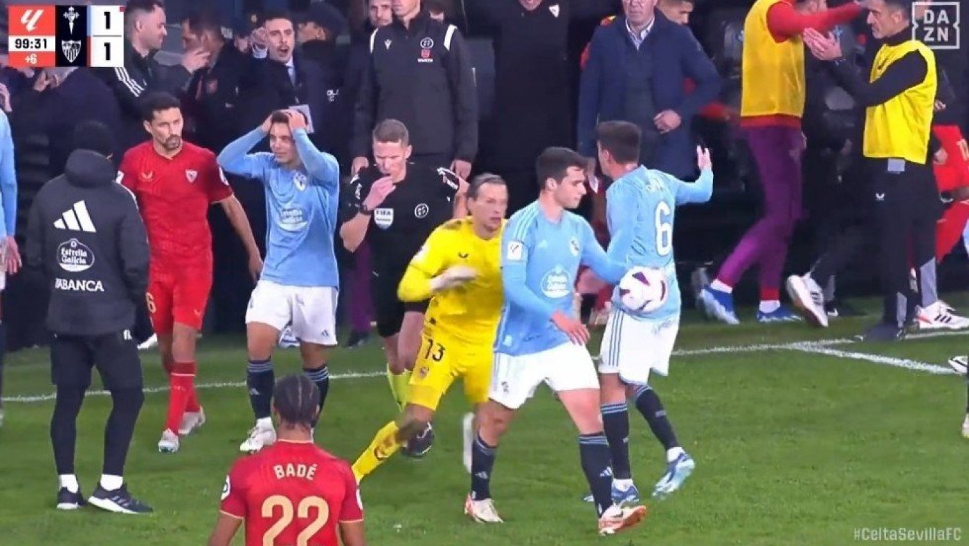 Θέλτα - Σεβίλλη: Χαμός στην Ισπανία, δεν είδαν... πέναλτι στον Δουβίκα και «γκρέμισαν» το VAR!