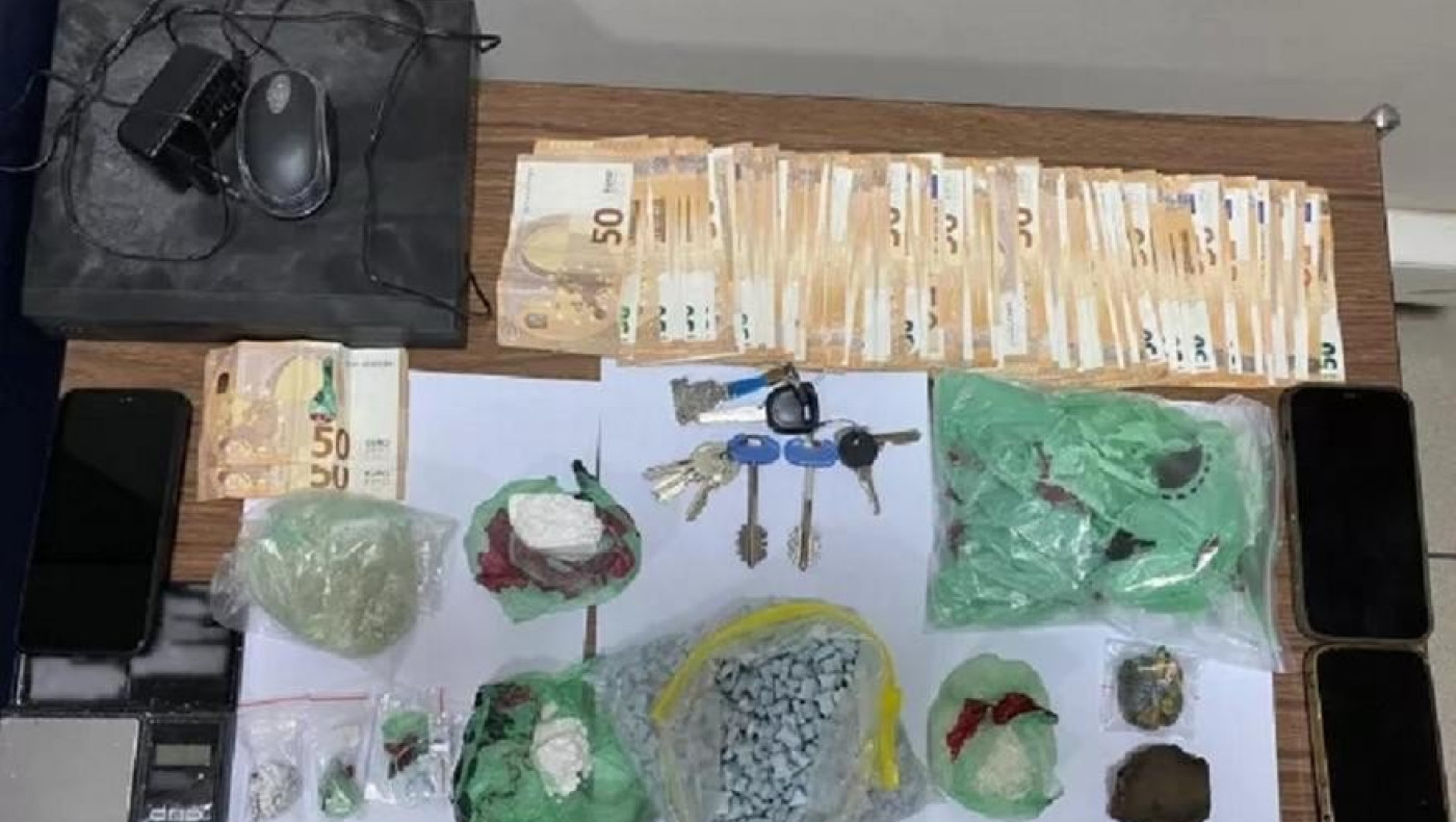 Θεσσαλονίκη: Έκρυβαν σε σπίτι πάνω από 1.000 χάπια ecstasy και κοκαΐνη!