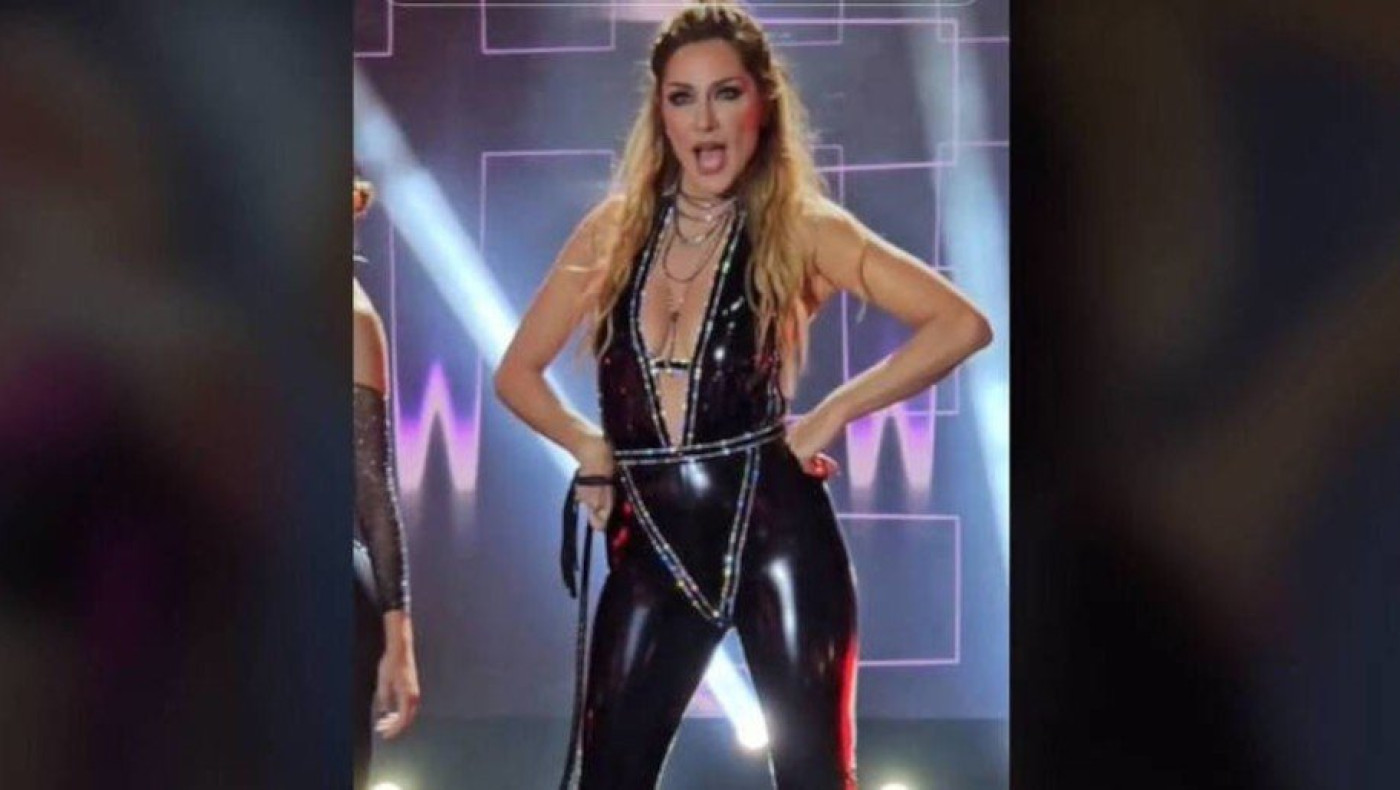 Δέσποινα Βανδή: Η εμφάνιση με δερμάτινα και μαστίγιο που προκάλεσε «εγκεφαλικά»