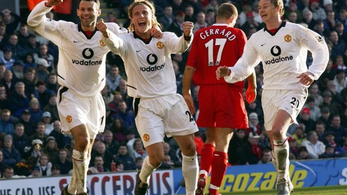 Ο Ντιέγκο Φορλάν υμνεί τους φίλους της Λίβερπουλ! 