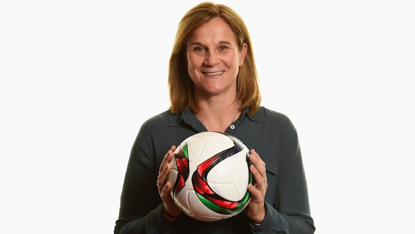 Ζιλ Έλίς η καλύτερη προπονητής γυναικείας ομάδας για το 2015! 