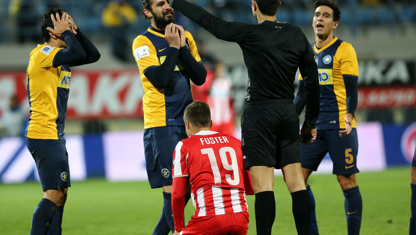 Οι καταγέλαστοι και οι… αφελείς