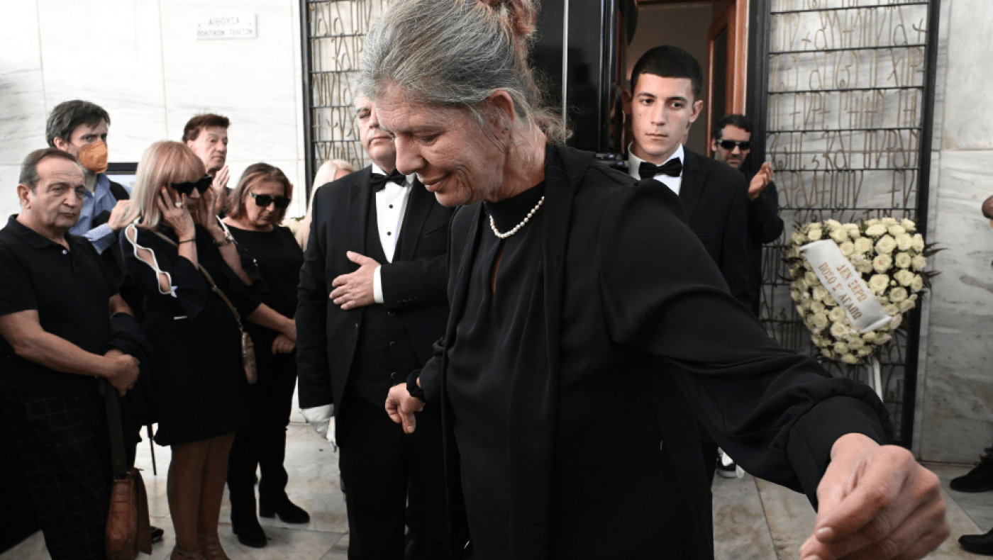 Σπύρος Φωκάς: Η Λίλιαν Φωκά αποχαιρέτησε τον σύζυγό της με ένα ζεϊμπέκικο που έγραψε ο ηθοποιός