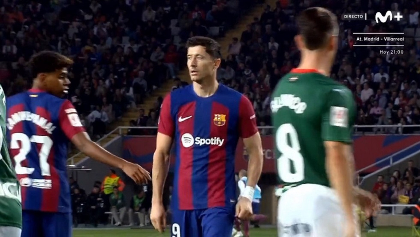 Λεβαντόφσκι: «Ουδέν σχόλιο για το περιστατικό με τον Γιαμάλ, ήταν παρεξήγηση»