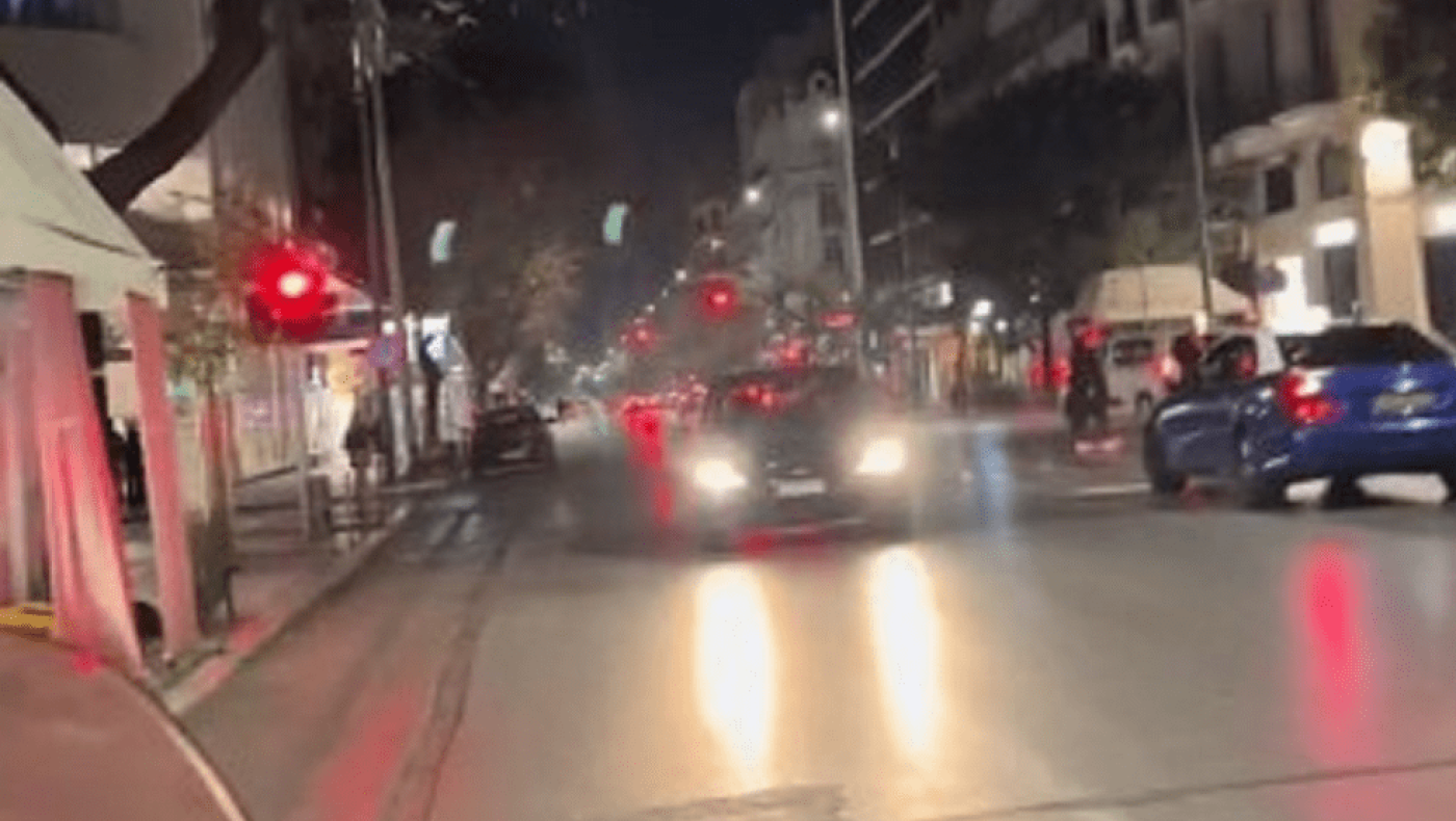 Θεσσαλονίκη - Απίστευτο: ΙΧ μπήκε ανάποδα στην Τσιμισκή