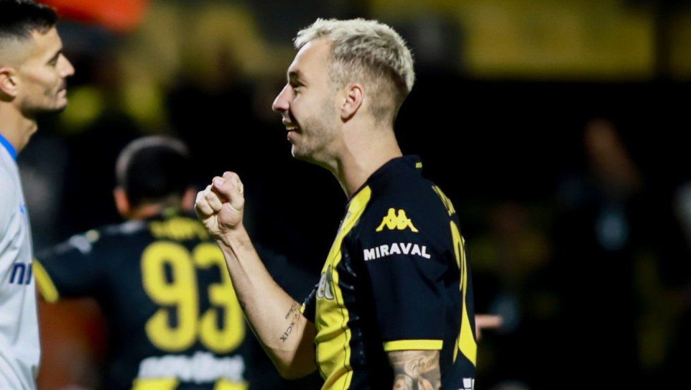 «O Μορόν λάμπει στην πρώτη του διεθνή εμπειρία», γράφουν οι Ισπανοί