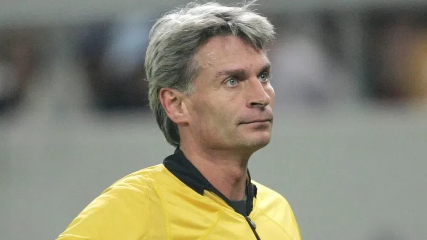 Τσίκινης: «Είναι κατάντια με τον Φρόϊντφελντ»