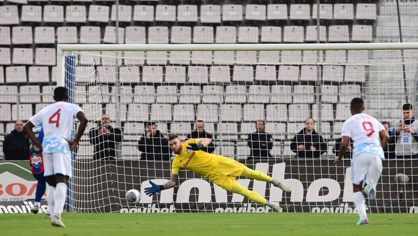 Ολυμπιακός: Δύο πέναλτι και αποβολή εις βάρος του για πρώτη φορά μετά το 1995!