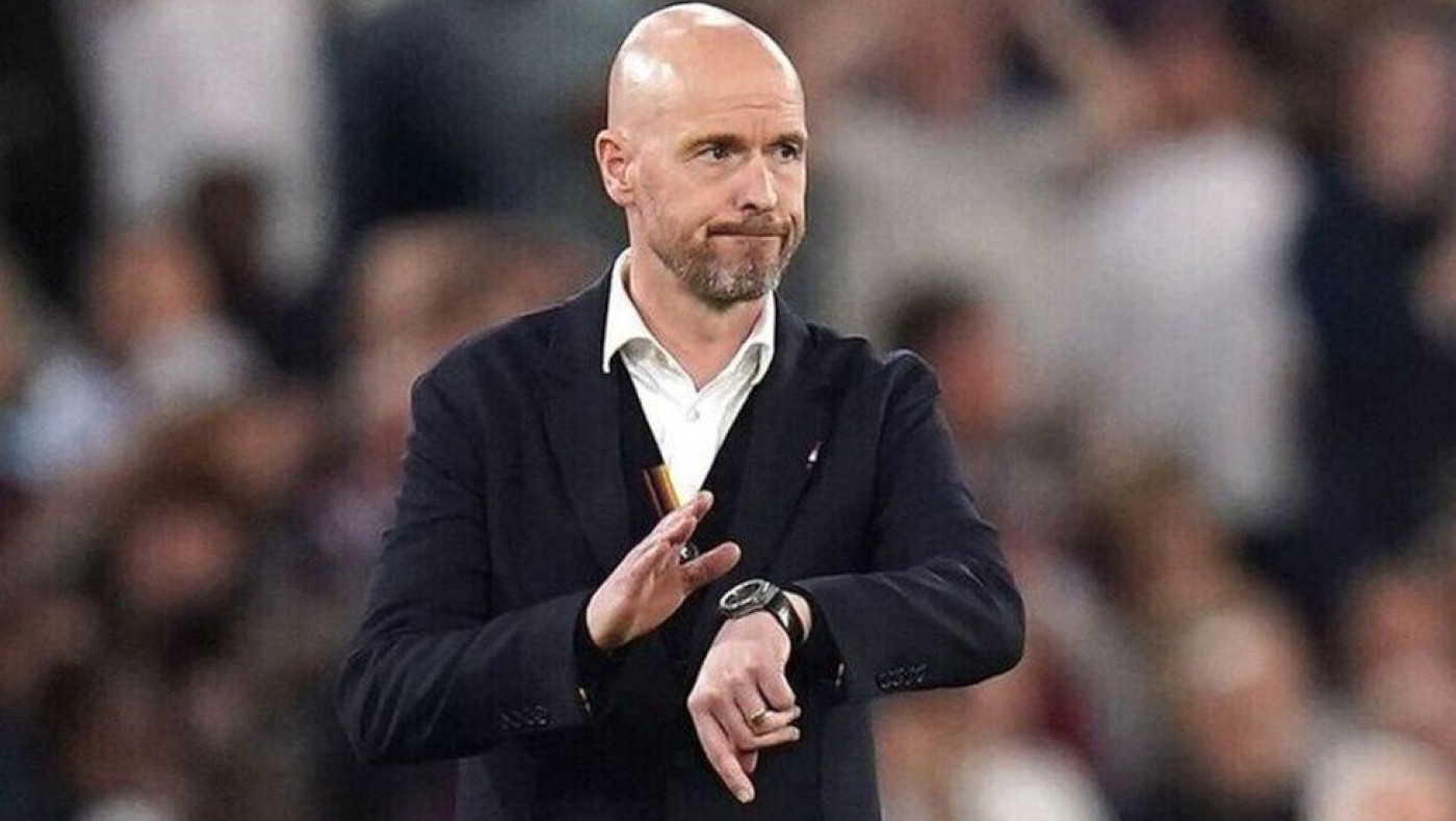 Τεν Χαγκ: «Κανένα χάος στα αποδυτήρια»