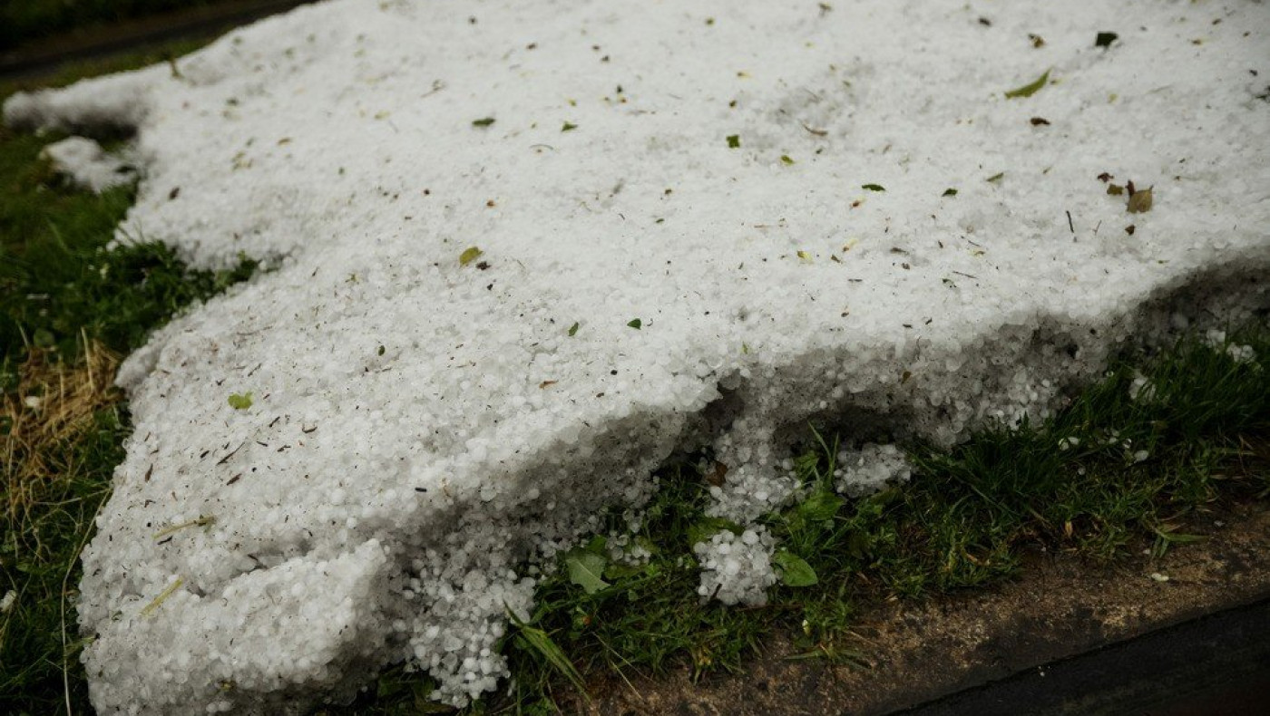 Θεσσαλονίκη: Χαλάζι στην Επανομή - Στα λευκά ο Χορτιάτης