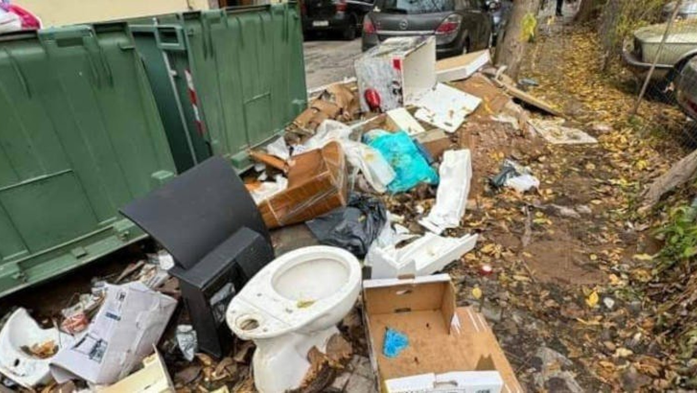 «Μεγάλη ντροπή για τη Θεσσαλονίκη» – Η εικόνα από τα σκουπίδια που πόσταρε ο νέος Αντιδήμαρχος Έργων