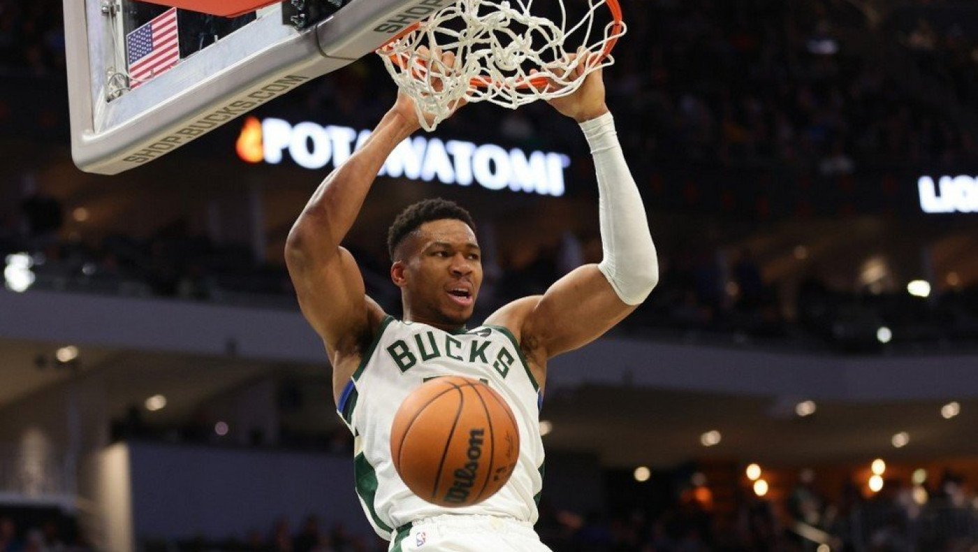 NBA: Απίστευτος Γιάννης στη Νέα Ορλεάνη στην ήττα από τους Πέλικανς (vid)