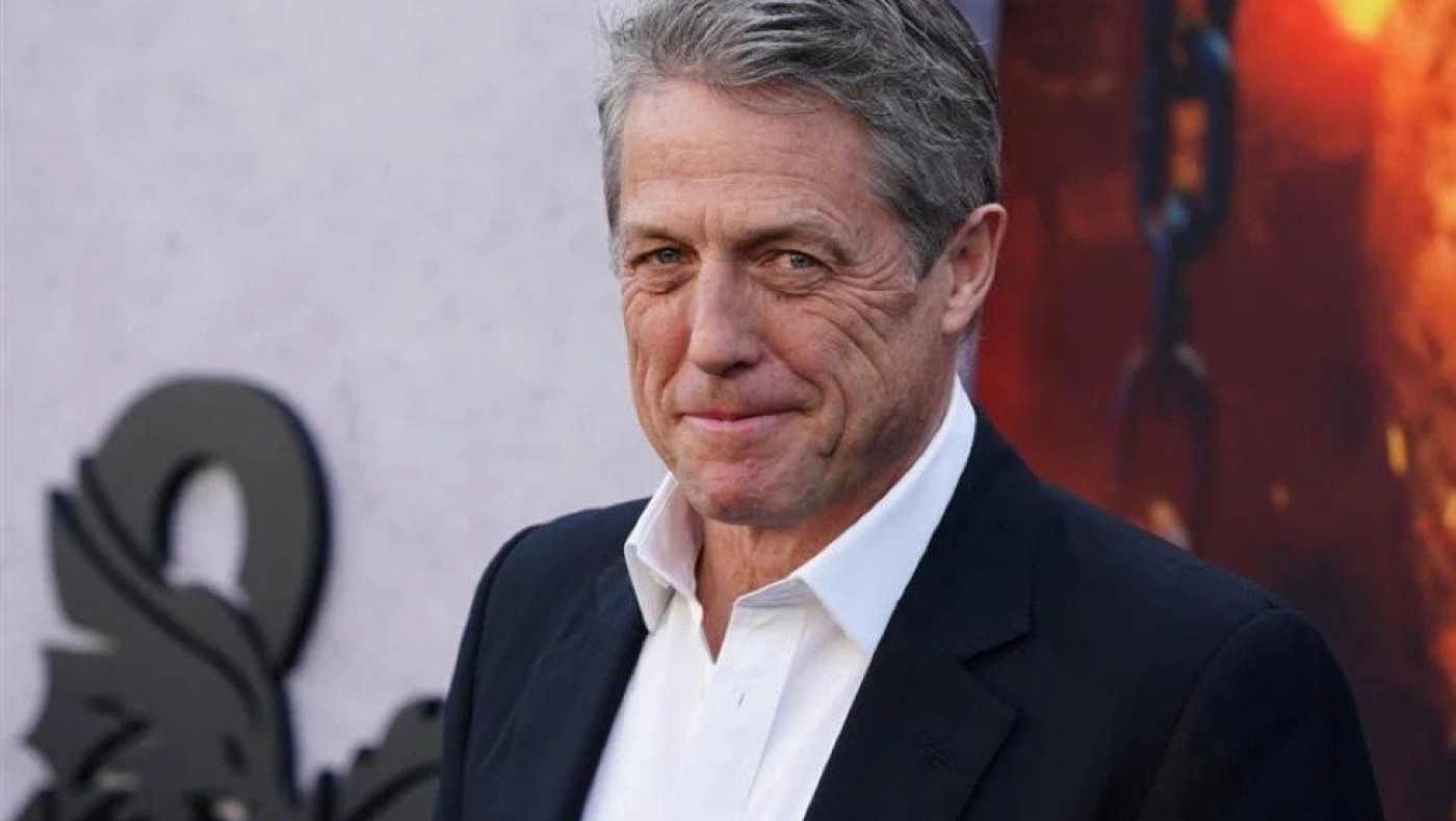 Hugh Grant: Δώρισε 20.000 λίρες σε υδραυλικό που προσφέρει κοινωνικό έργο