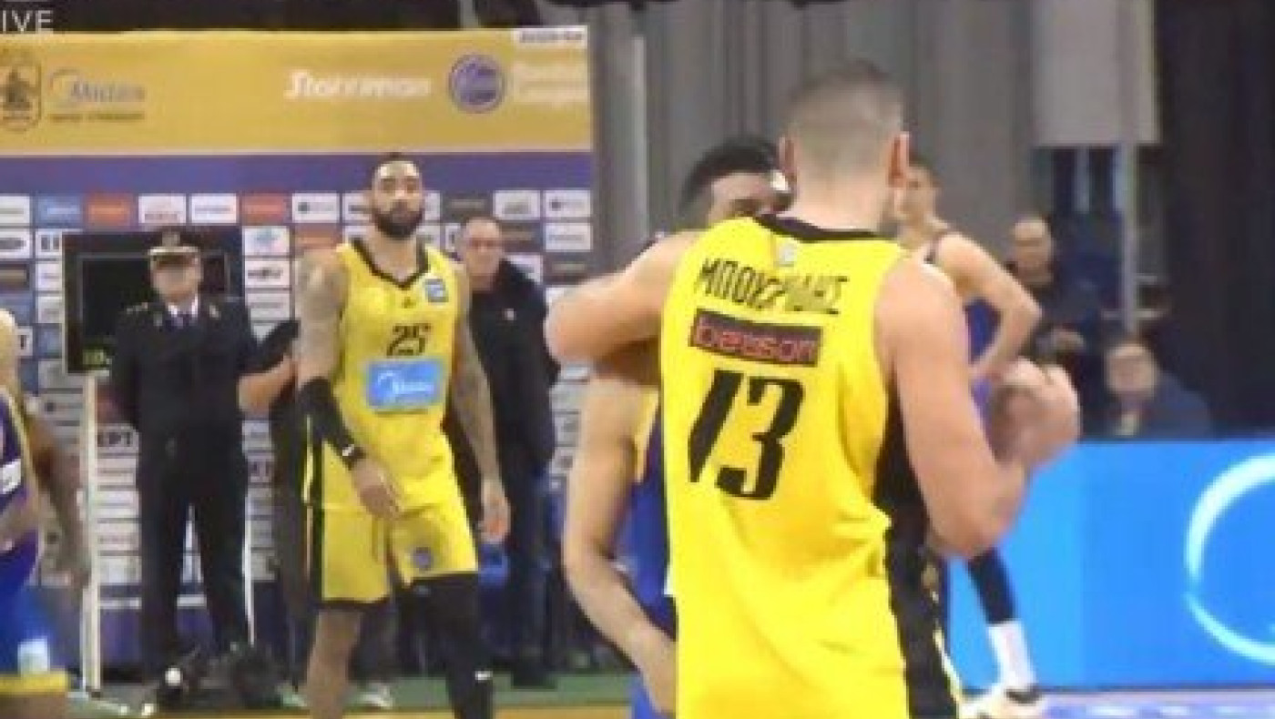 Άρης-Περιστέρι: Επεισόδιο μεταξύ Ξανθόπουλου και Μποχωρίδη (vid)