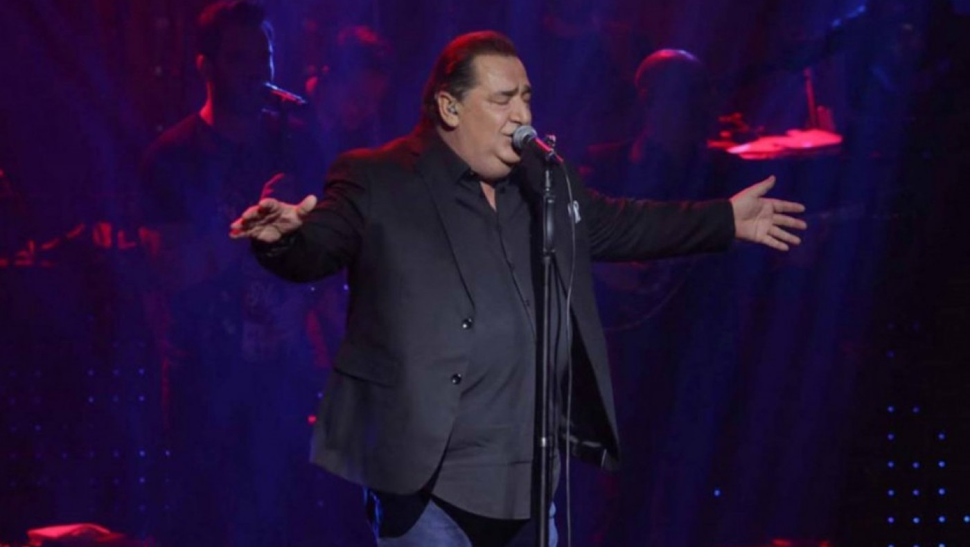 Σε λαϊκό προσκύνημα η σορός του Βασίλη Καρρά στη Θεσσαλονίκη