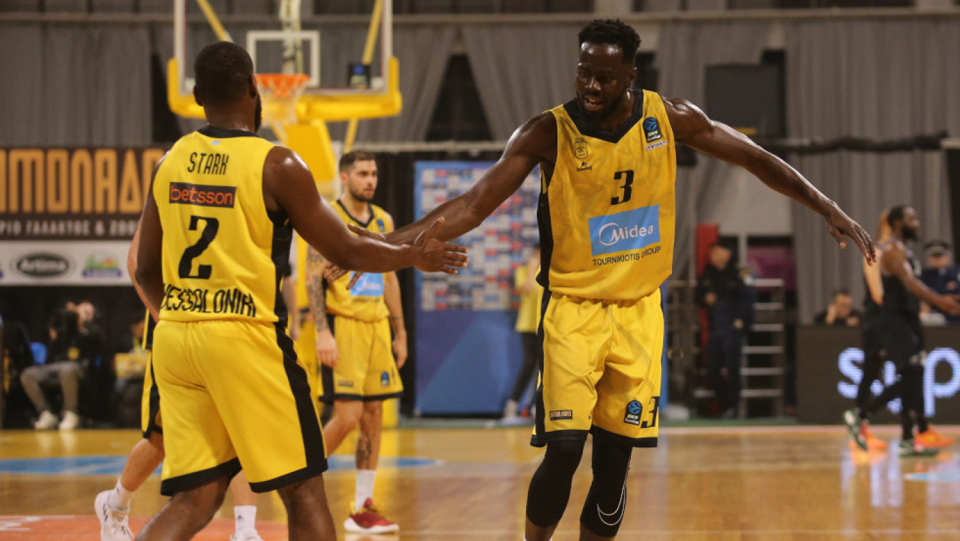 Σαρωτικός ο Άρης απέναντι στην Σλασκ