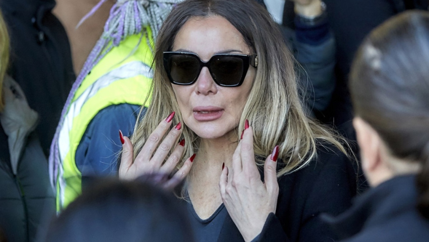 Η Καινούργιου ξέσπασε για τα σχόλια κατά της Βανδή στην κηδεία του Καρρά: «Ντροπή σας!»