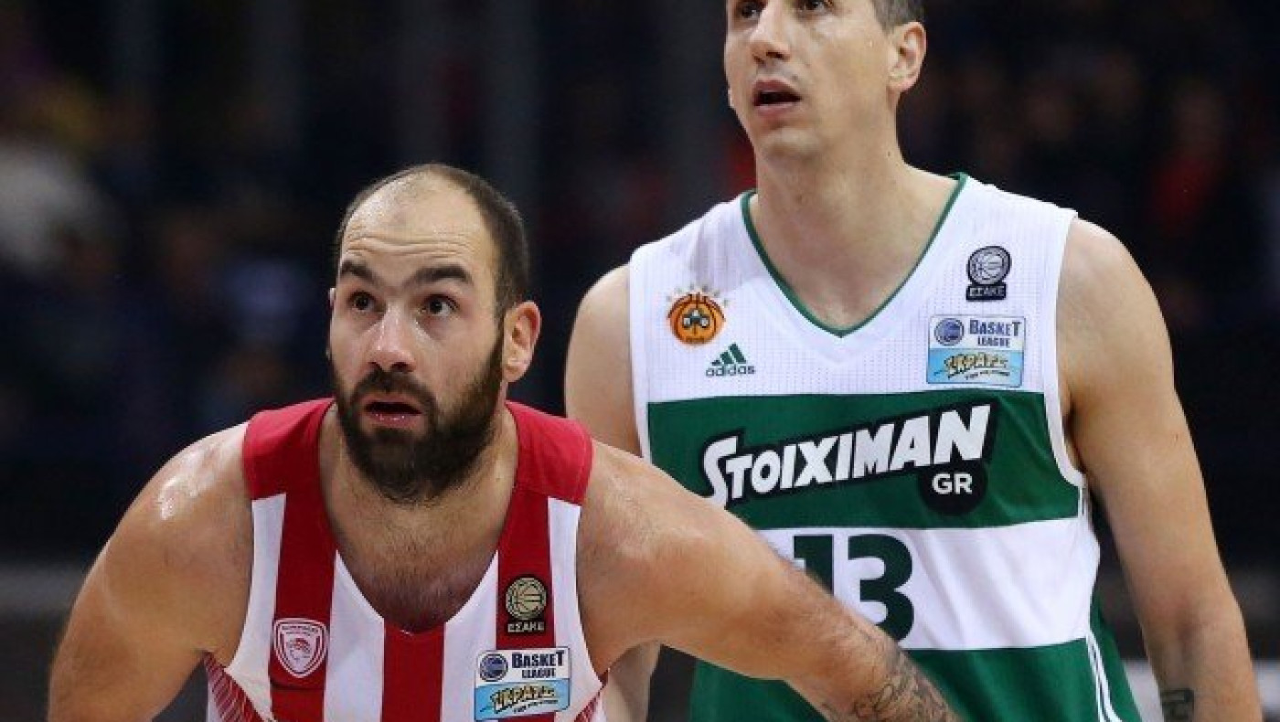 Μεγάλη νίκη και αγκαλιά με την πρώτη θέση ο Ολυμπιακός! (pics)