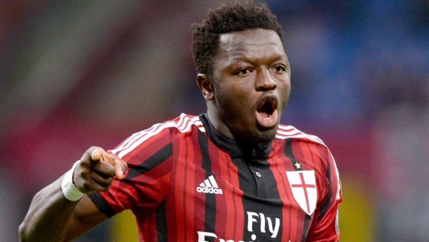 Γκρεμίζει διαιτητές και αντιπάλους ο Μουντάρι (video)