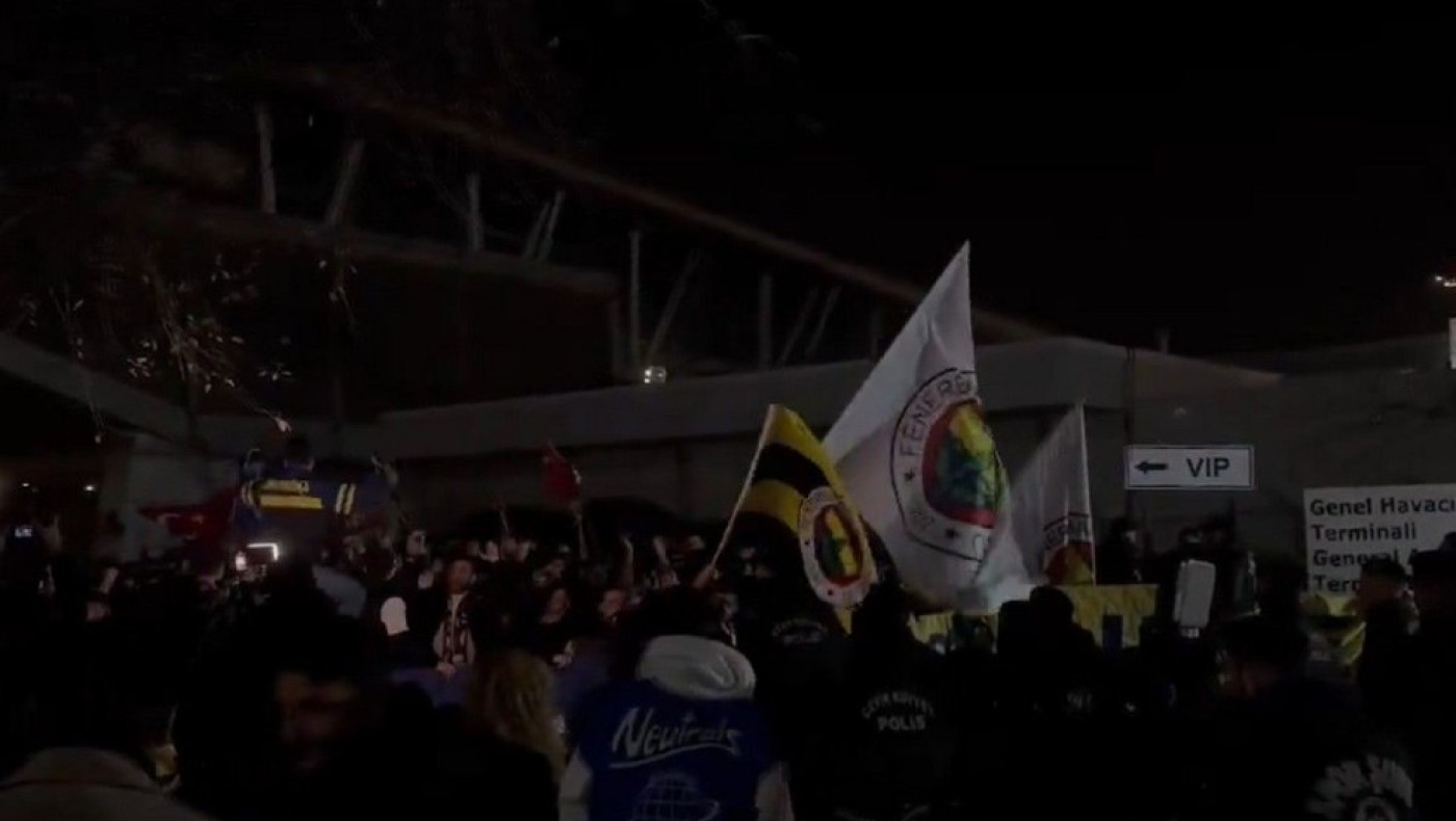 Αποθεώθηκαν Γαλατασαράι και Φενέρμπαχτσε παρά την αναβολή του Σούπερ Καπ