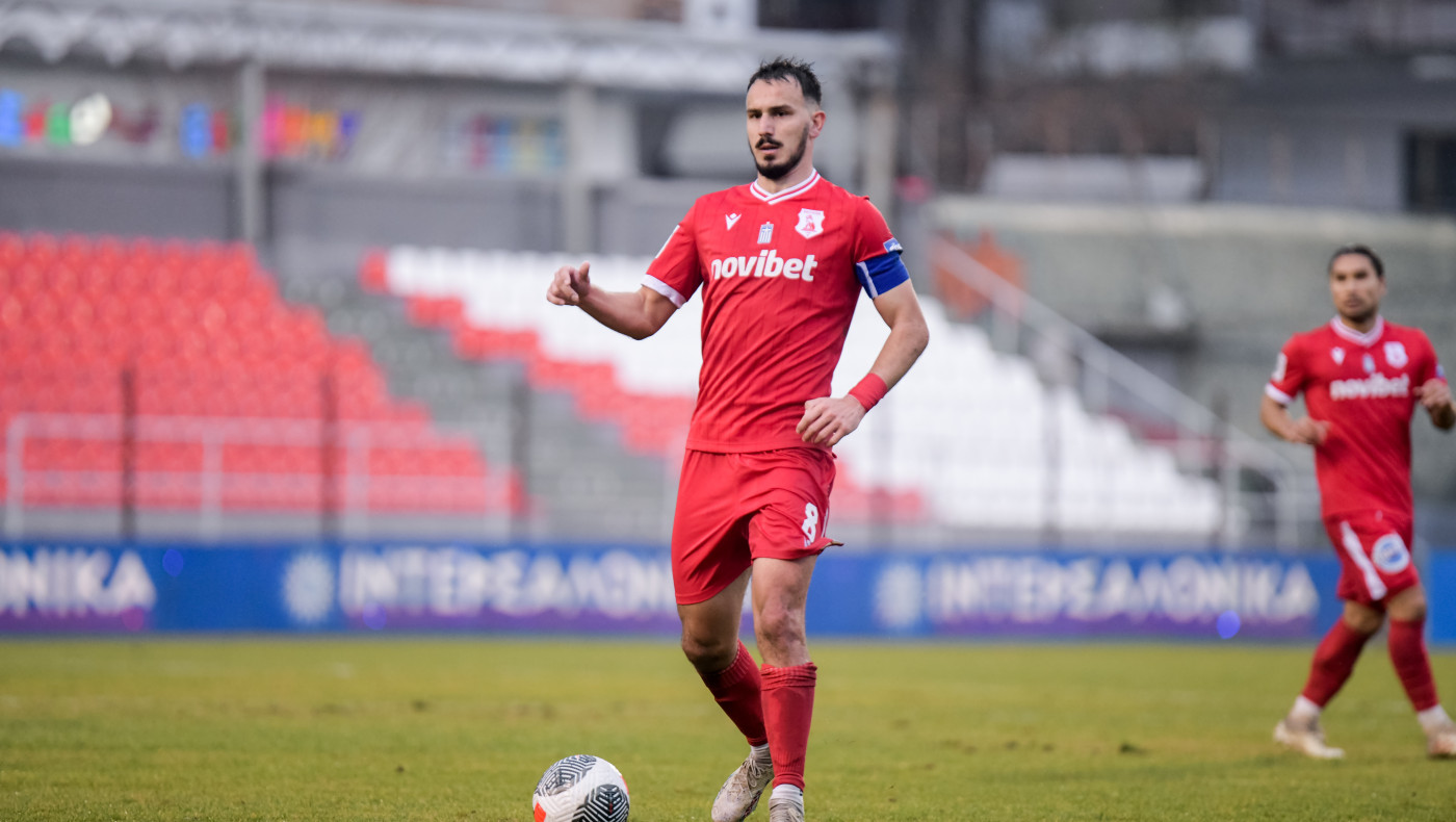 Πανσερραϊκός: Εκτός ο Θυμιάνης με Λαμία, μεγάλο το ενδιαφέρον για τον νεαρό αμυντικό