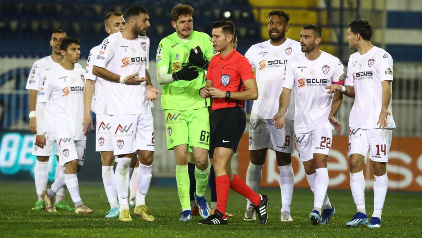 ΑΕΛ: «Συγχαρητήρια στον «άξιο» διαιτητή της σημερινής φαρσοκωμωδίας»