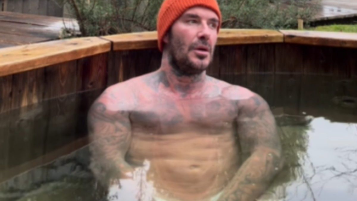 Μπέκαμ: Ο Άγγλος χαλαρώνει με τον δικό του τρόπο στους τρεις βαθμούς κελσίου (vid)