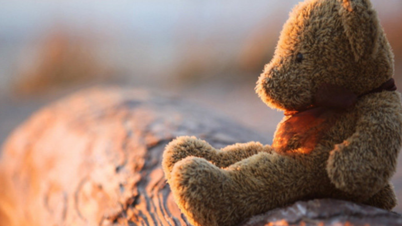 Θεσσαλονίκη: Κατέγραφε τον πρώην της, με κάμερα στο αρκουδάκι του παιδιού της