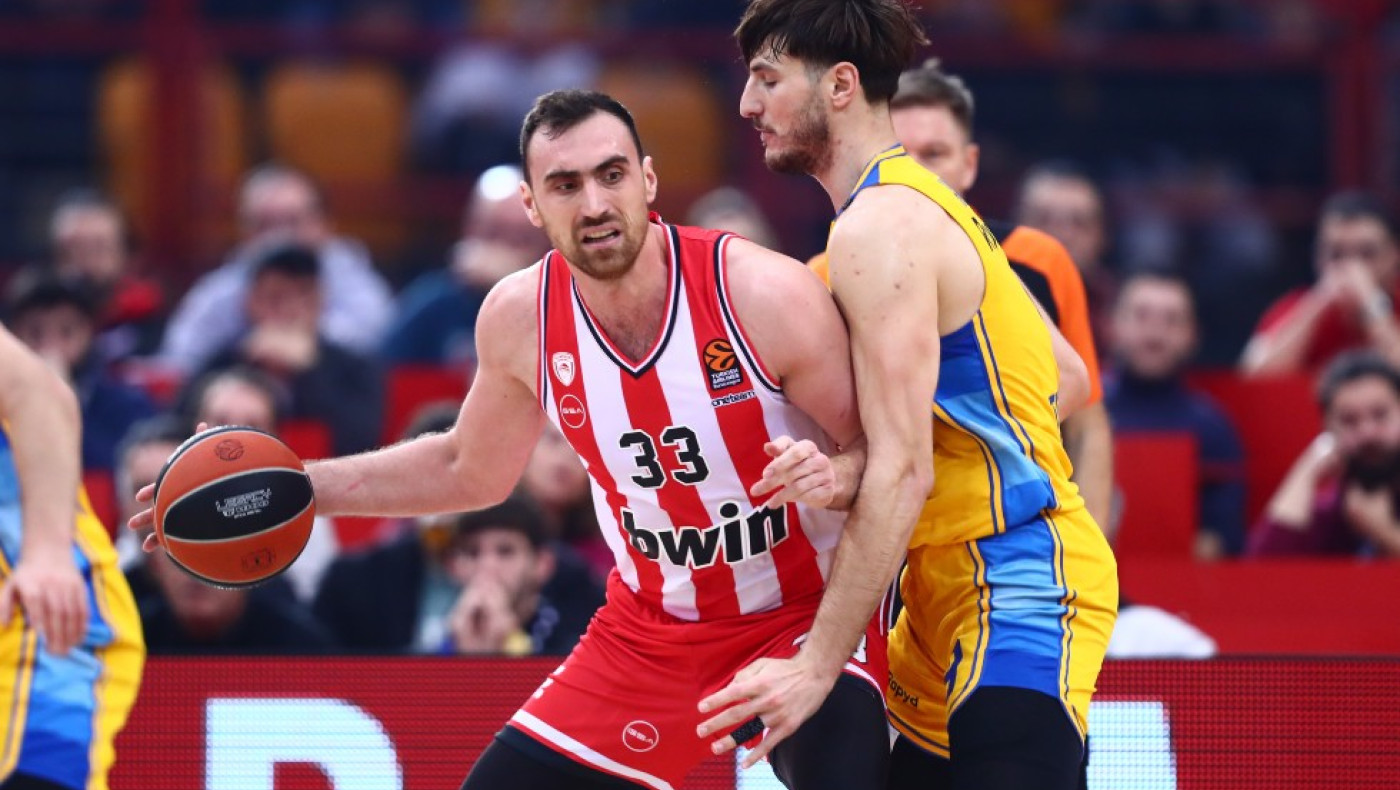 Ολυμπιακός: Τραυματίστηκε στον αστράγαλο ο Μιλουτίνοφ