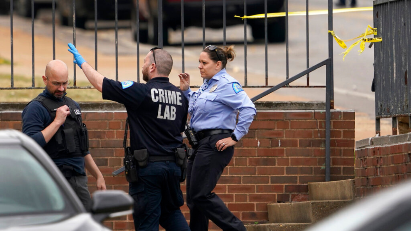 Σοκαριστικό βίντεο: Μαθητές σκοτώθηκαν από πυροβολισμούς σε σχολείο του Σικάγο