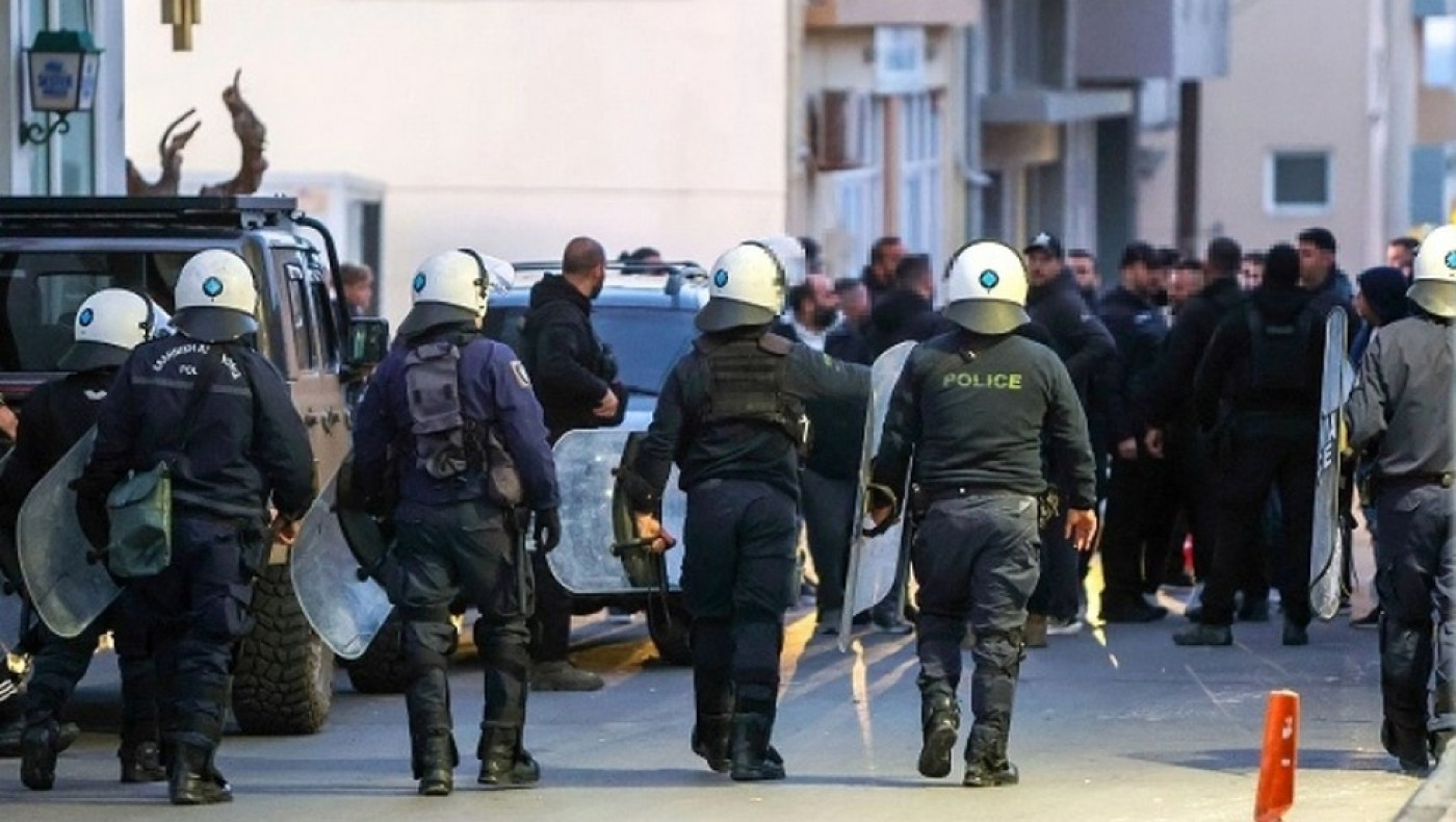 Αντιδράσεις για την ήττα με Κηφισιά από 100 οπαδούς του ΟΦΗ που περίμεναν τους παίκτες