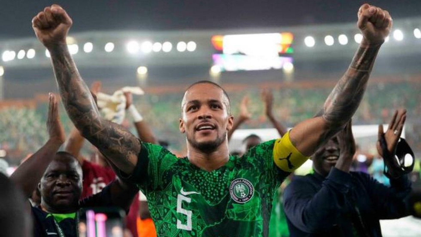 ΠΑΟΚ: Ανάρτηση με φανέλα Εκόνγκ ο Ρίο Φέρντιναντ