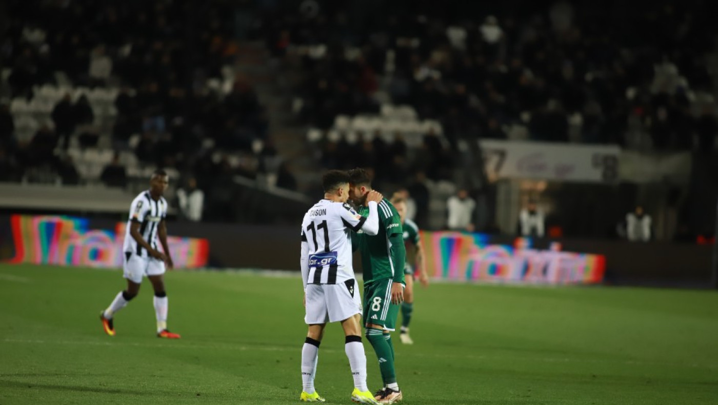 Κινδυνεύουν έως και με δύο αγωνιστικές Μπακασέτας και Τάισον, σε ποιούς αγώνες θα εκτίσουν την ποινή τους