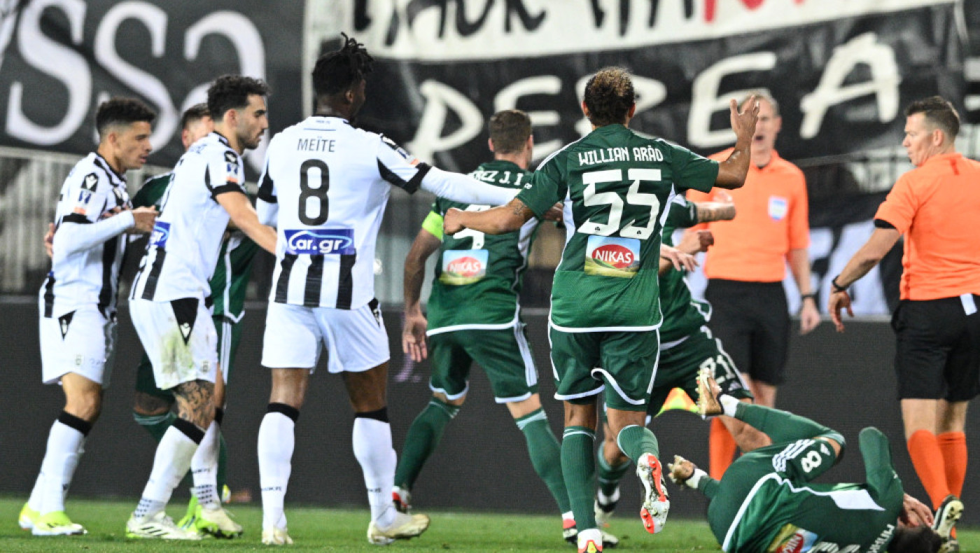 Διπλή αποβολή στην Τούμπα για Τάισον και Μπακασέτα