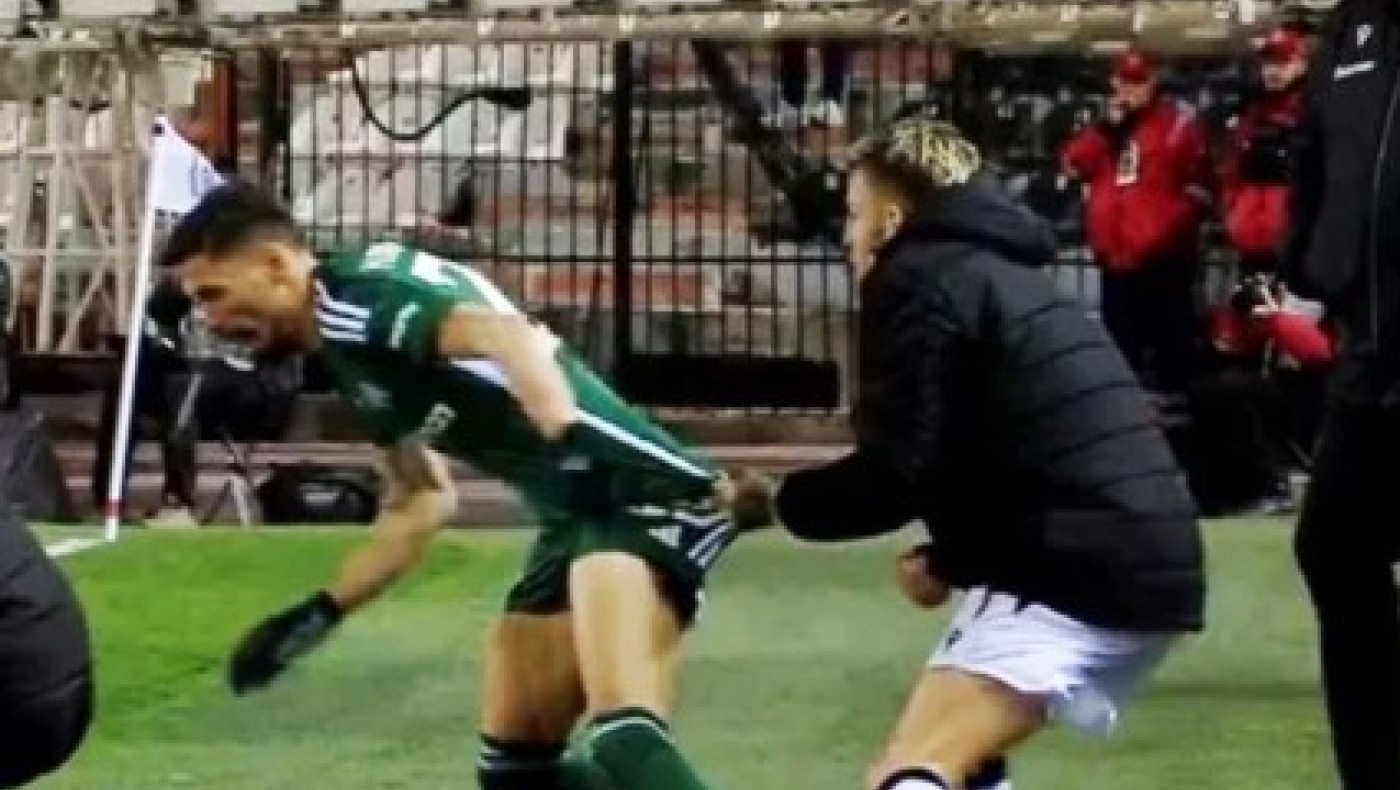 Τρολάρισμα του Παναθηναϊκού για το κράτημα του Τόμας με... Καρλάφτη! (vid)