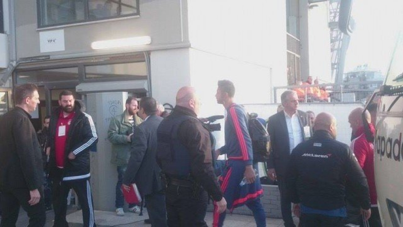 Έφτασε η αποστολή του Ολυμπιακού στην Τούμπα (vid)